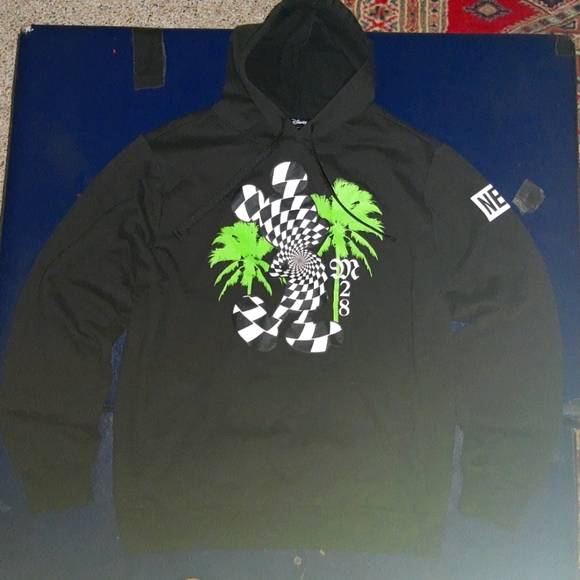 Men's NEFF Mickey mouse sweatshirt size large - Picture 2 of 3